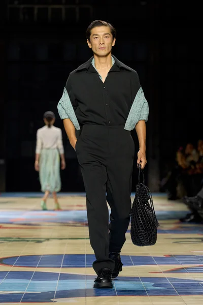 Look 49